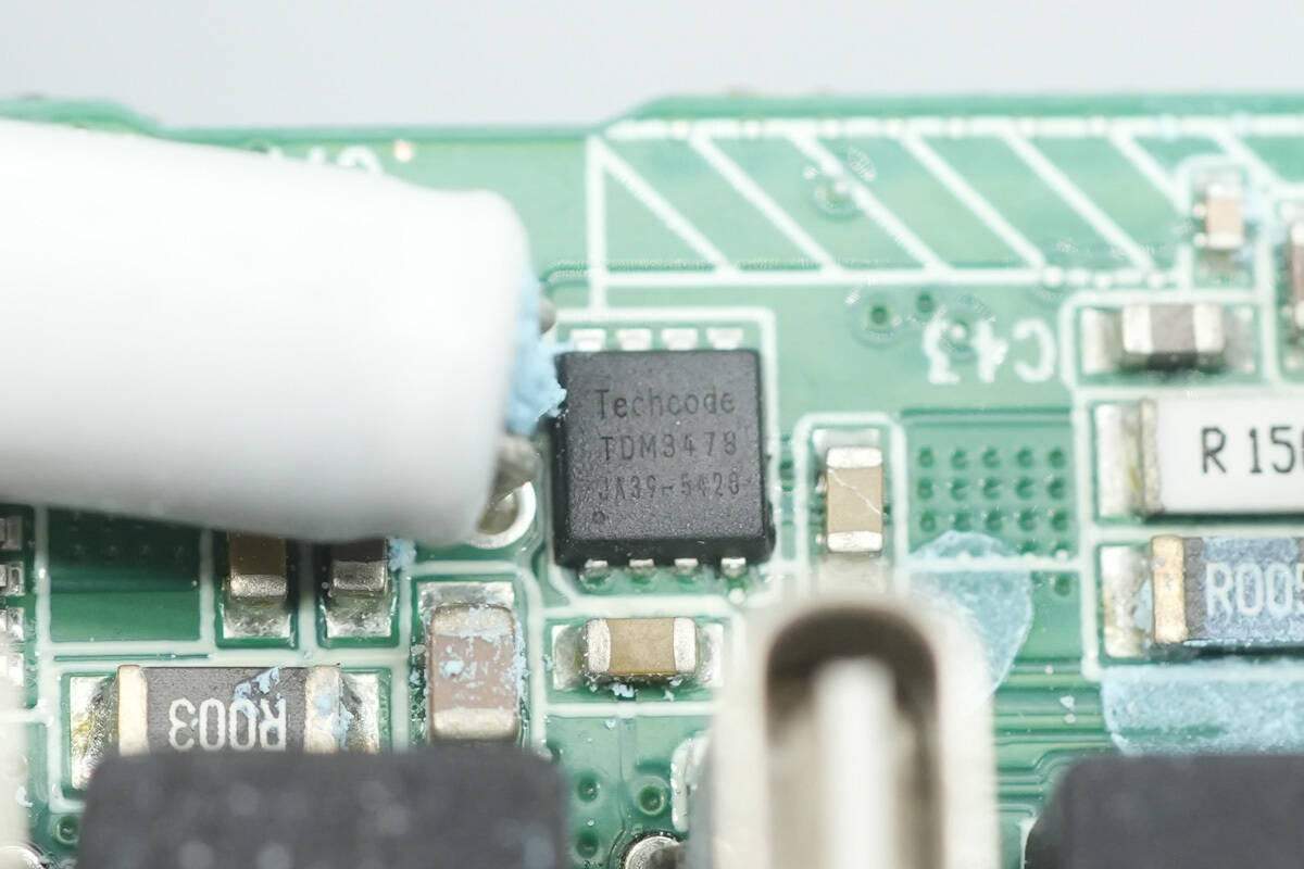 Teardown of Belkin 112W 4-Port GaN Charger (WCH017yz)-Chargerlab