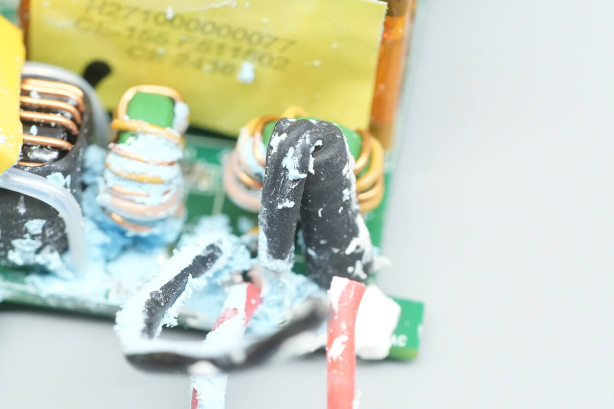 Teardown of Belkin 112W 4-Port GaN Charger (WCH017yz)-Chargerlab