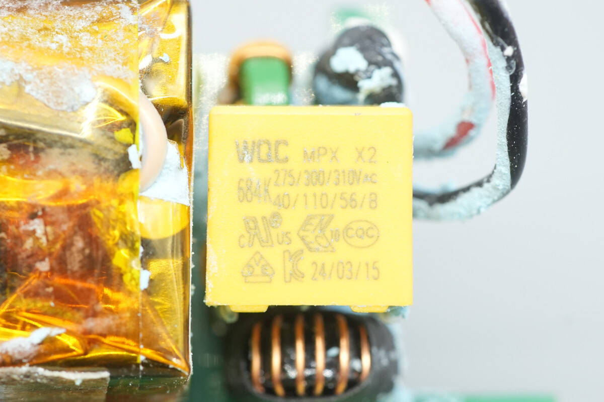 Teardown of Belkin 112W 4-Port GaN Charger (WCH017yz)-Chargerlab