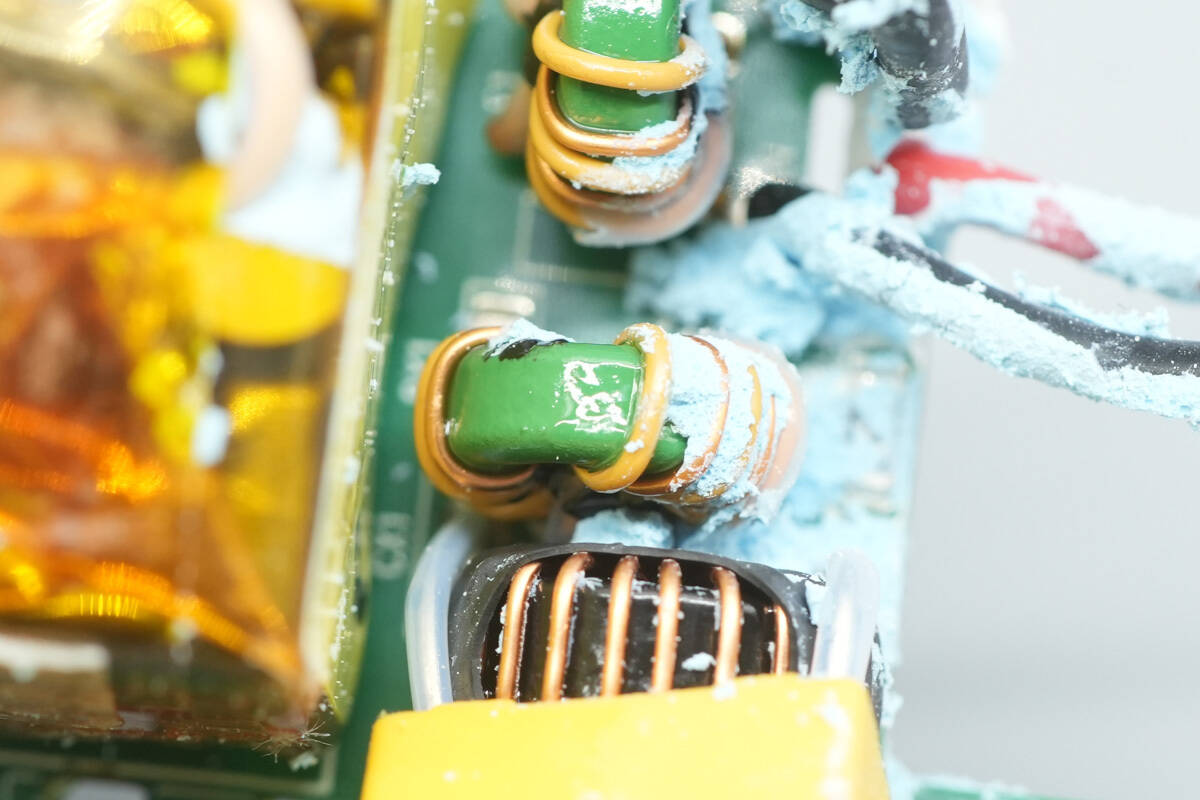 Teardown of Belkin 112W 4-Port GaN Charger (WCH017yz)-Chargerlab