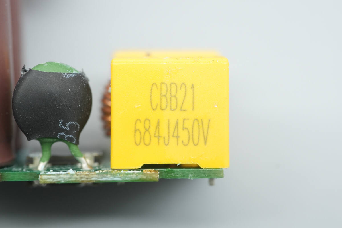 Teardown of Belkin 112W 4-Port GaN Charger (WCH017yz)-Chargerlab