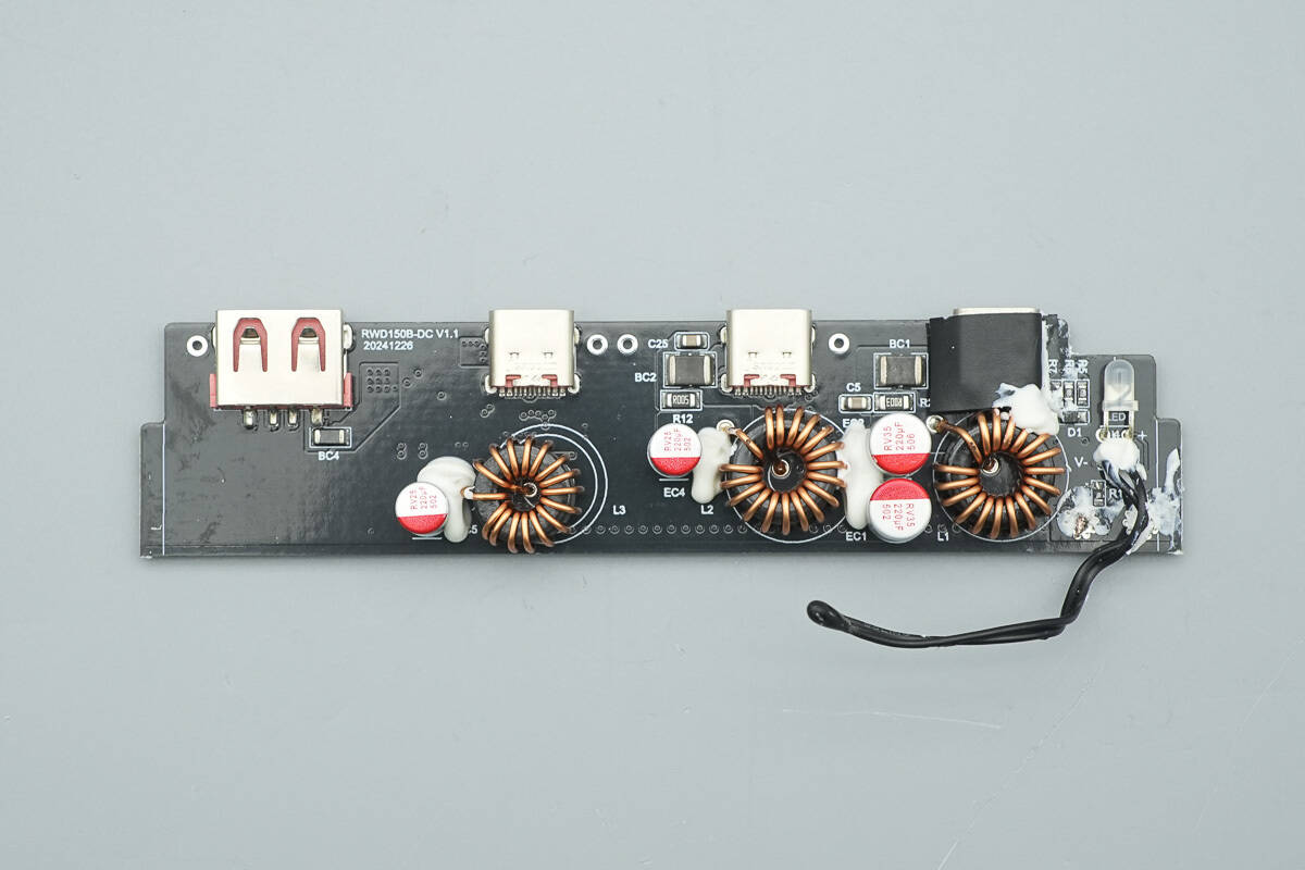 Teardown of MOVESPEED 165W GaN Desktop Charger (MSA05)-Chargerlab