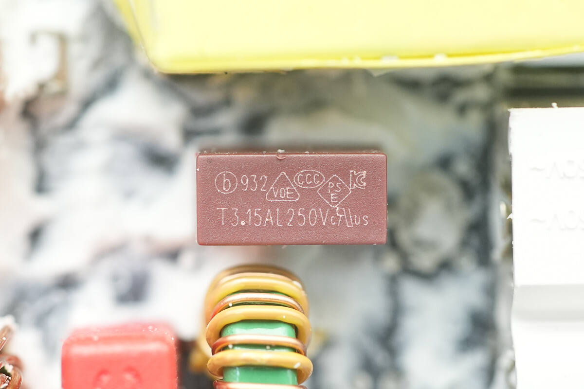 Teardown of MOVESPEED 165W GaN Desktop Charger (MSA05)-Chargerlab