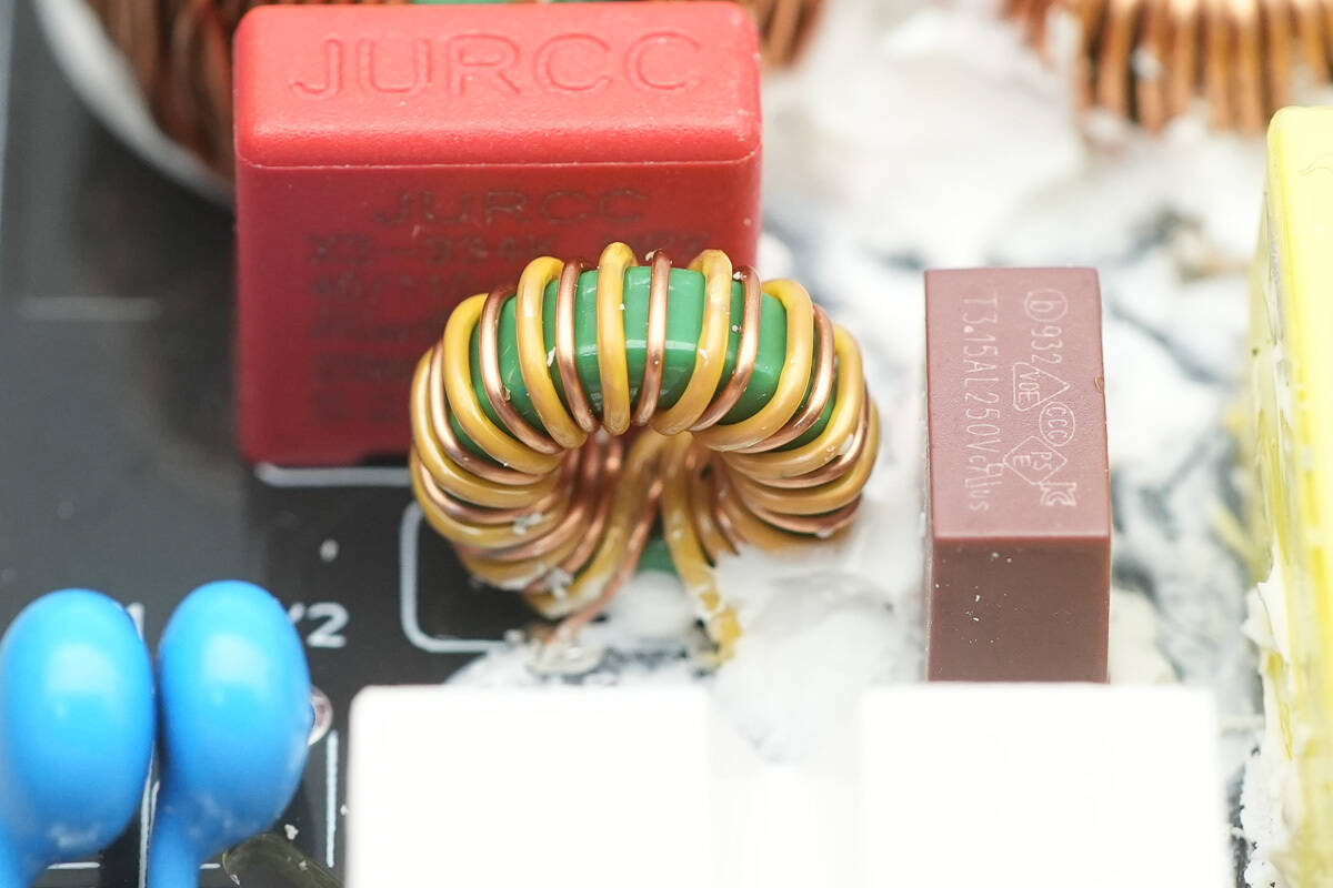 Teardown of MOVESPEED 165W GaN Desktop Charger (MSA05)-Chargerlab