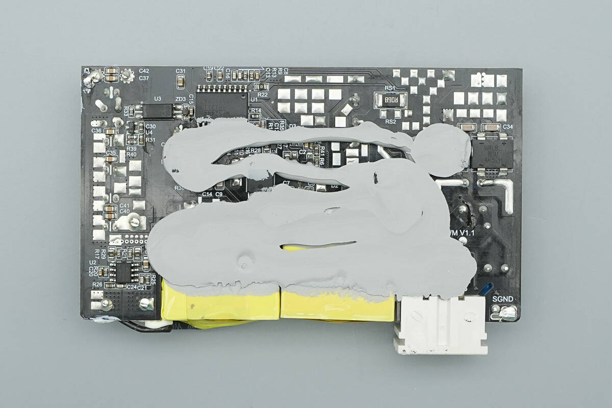 Teardown of MOVESPEED 165W GaN Desktop Charger (MSA05)-Chargerlab