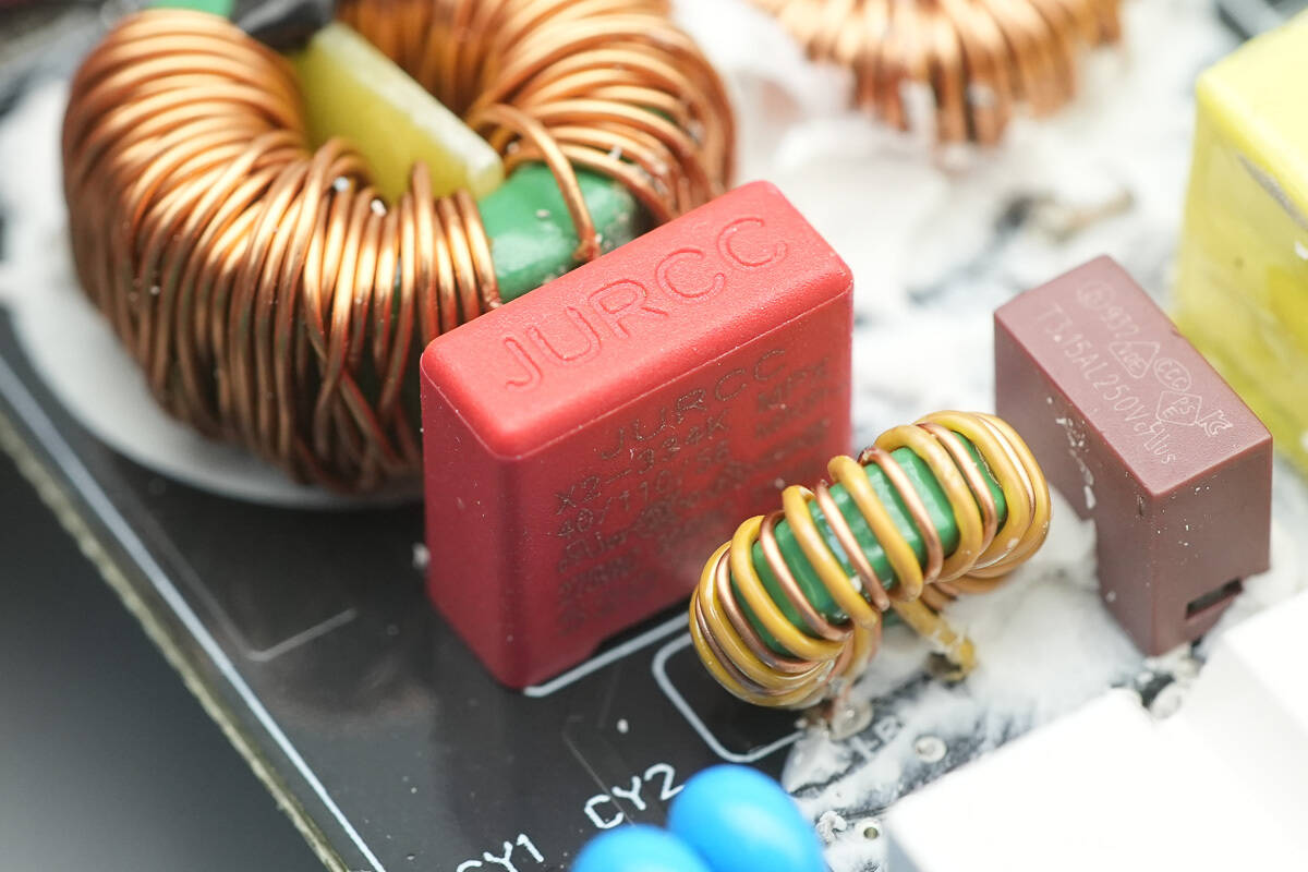 Teardown of MOVESPEED 165W GaN Desktop Charger (MSA05)-Chargerlab