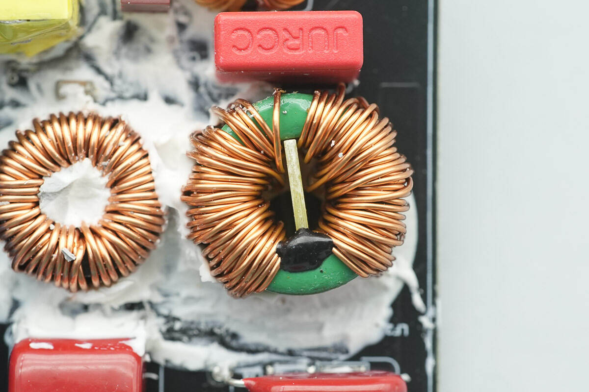 Teardown of MOVESPEED 165W GaN Desktop Charger (MSA05)-Chargerlab