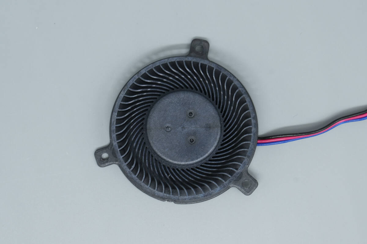 Teardown of KOAKUMA 3-in-1 Display Qi2.2 Wireless Charger-Chargerlab