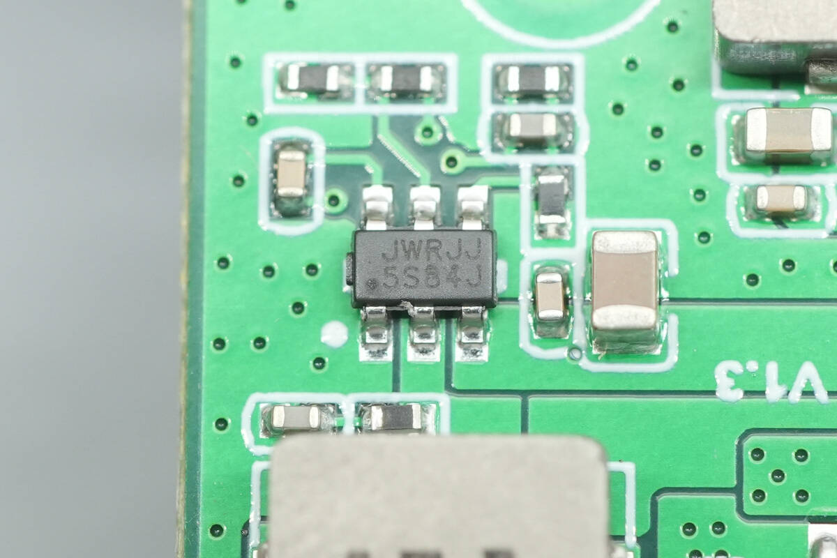 Teardown of KOAKUMA 3-in-1 Display Qi2.2 Wireless Charger-Chargerlab