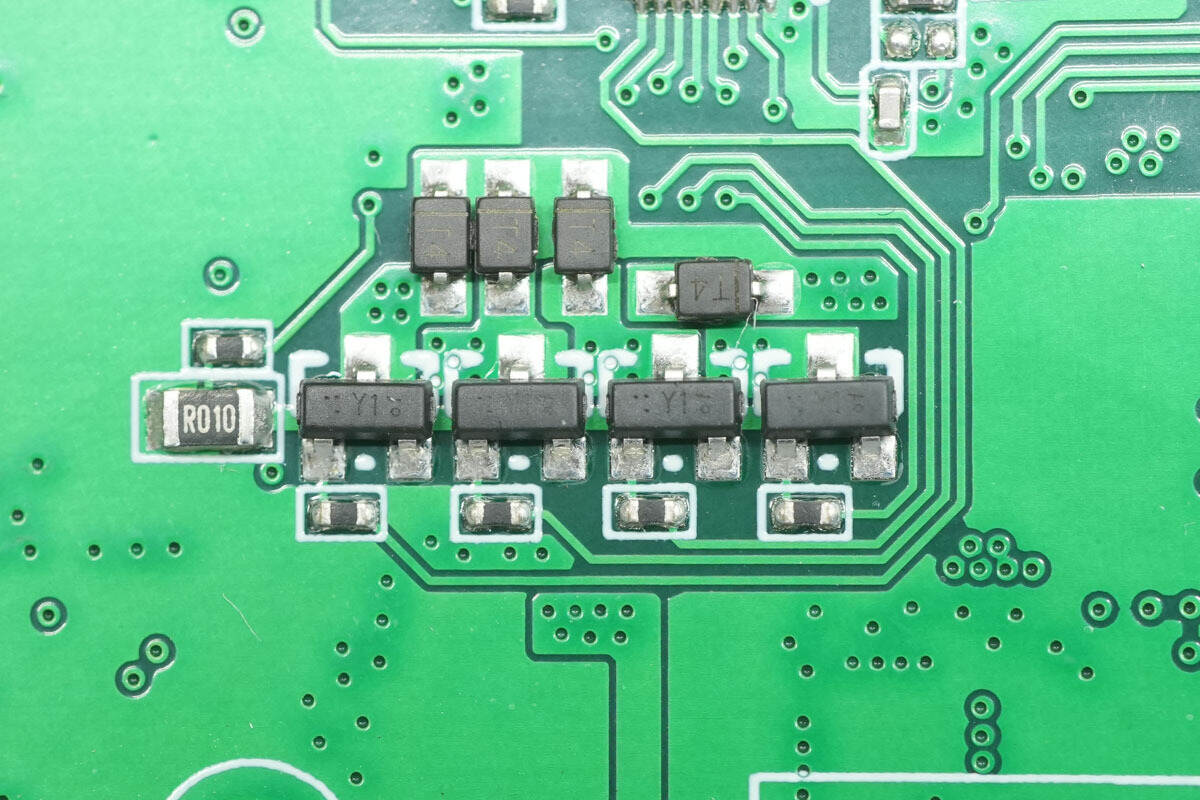 Teardown of KOAKUMA 3-in-1 Display Qi2.2 Wireless Charger-Chargerlab