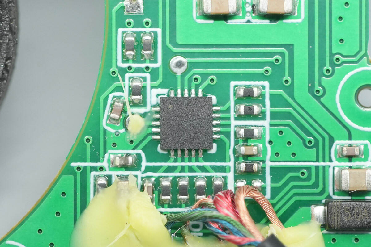 Teardown of KOAKUMA 3-in-1 Display Qi2.2 Wireless Charger-Chargerlab