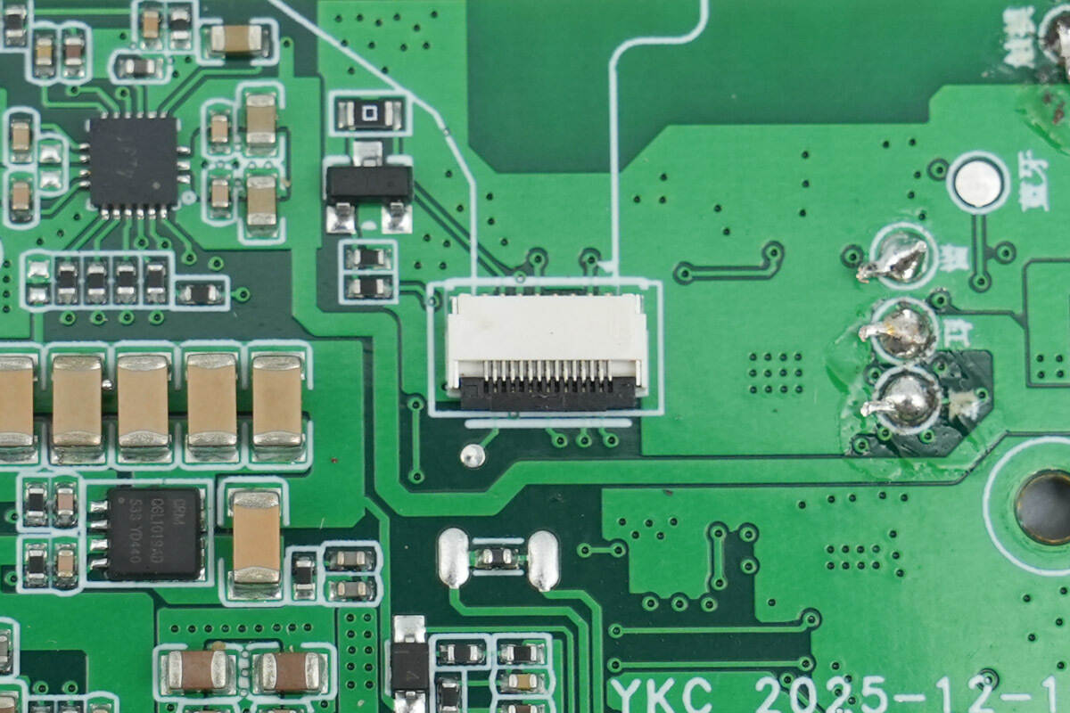 Teardown of KOAKUMA 3-in-1 Display Qi2.2 Wireless Charger-Chargerlab