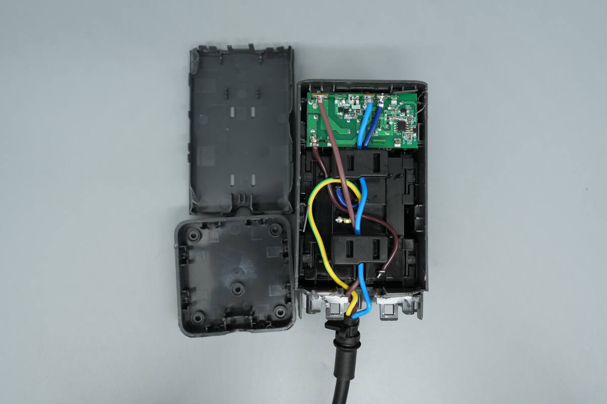 Teardown of BULL 67W GaN Digital Display Power Strip (GNV-ML1676)-Chargerlab