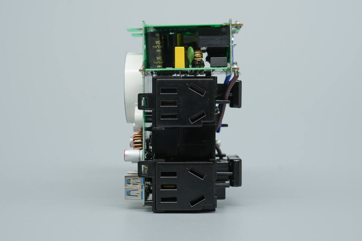 Teardown of BULL 67W GaN Digital Display Power Strip (GNV-ML1676)-Chargerlab