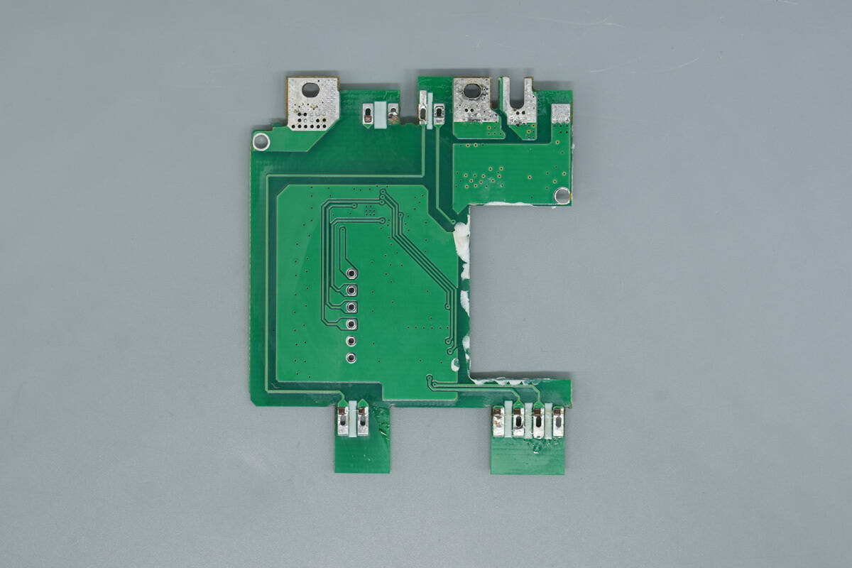 Teardown of BULL 67W GaN Digital Display Power Strip (GNV-ML1676)-Chargerlab