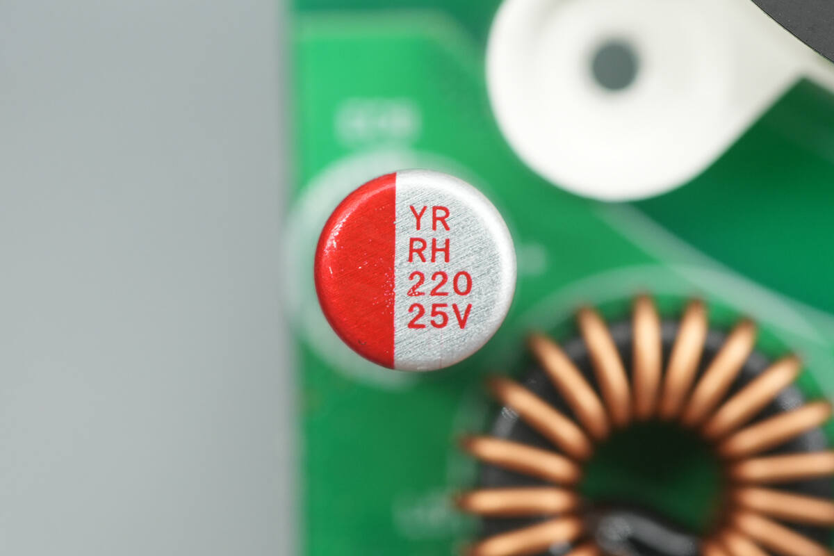 Teardown of BULL 67W GaN Digital Display Power Strip (GNV-ML1676)-Chargerlab