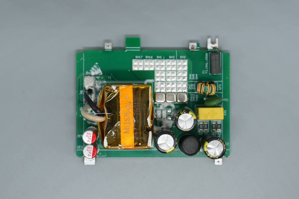 Teardown of BULL 67W GaN Digital Display Power Strip (GNV-ML1676)-Chargerlab