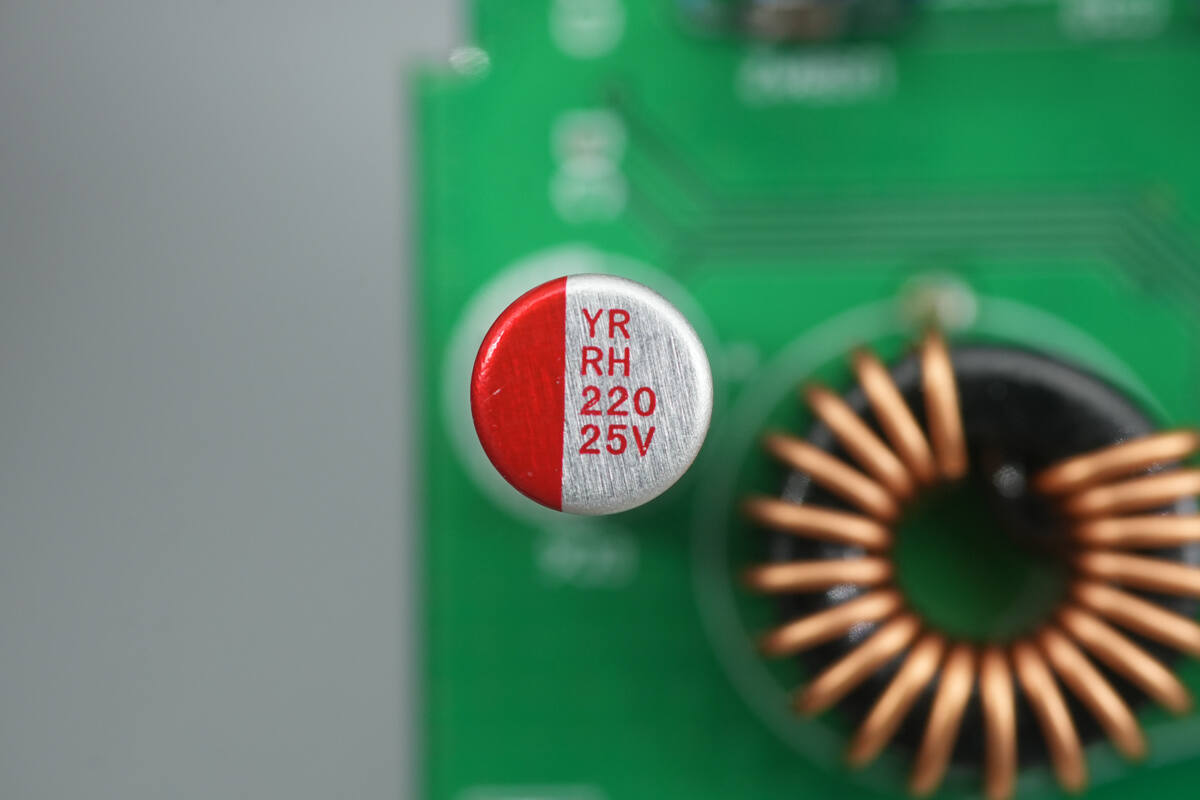 Teardown of BULL 67W GaN Digital Display Power Strip (GNV-ML1676)-Chargerlab