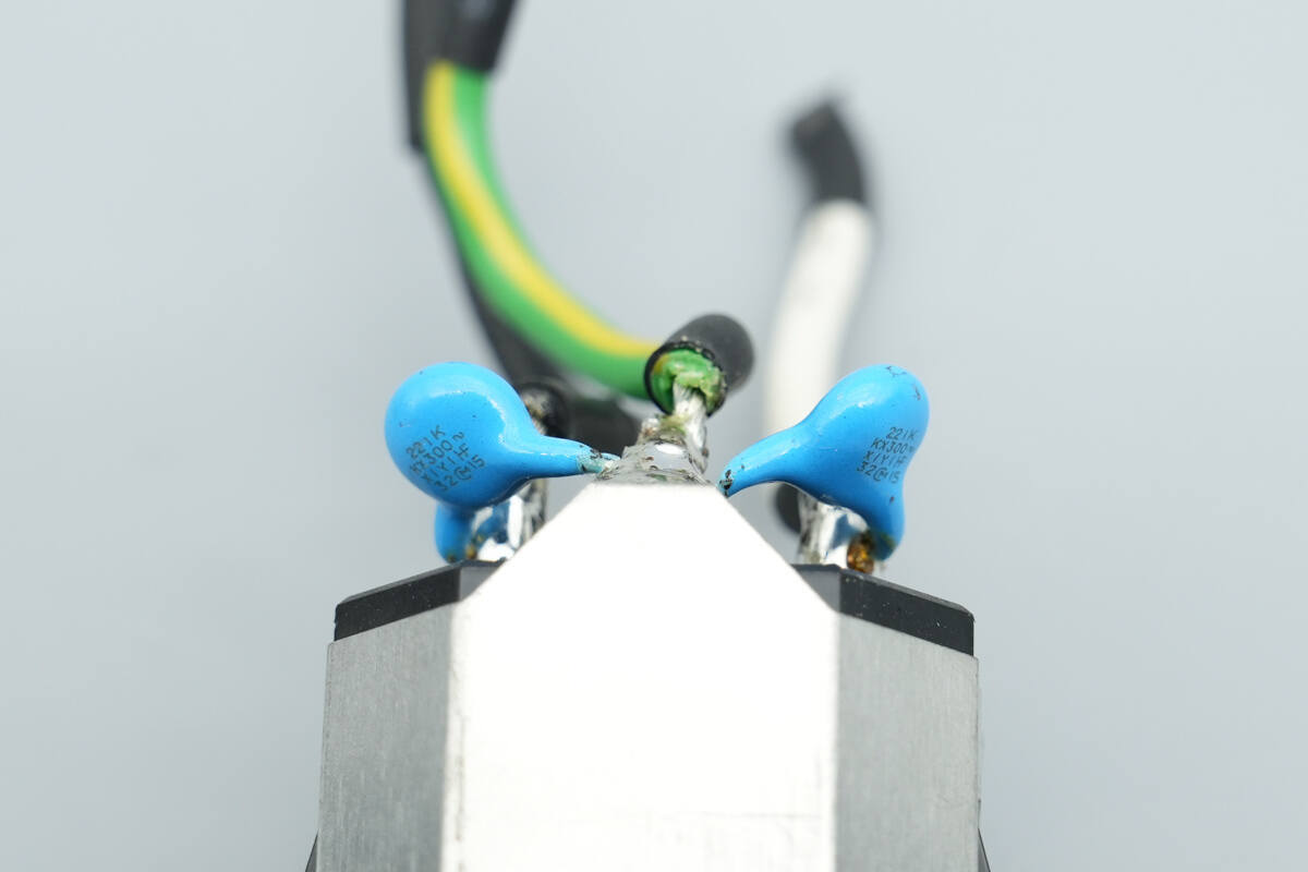 Teardown of 3Y POWER 1600W SiC Server Power Supply (YSEF1600EM)-Chargerlab