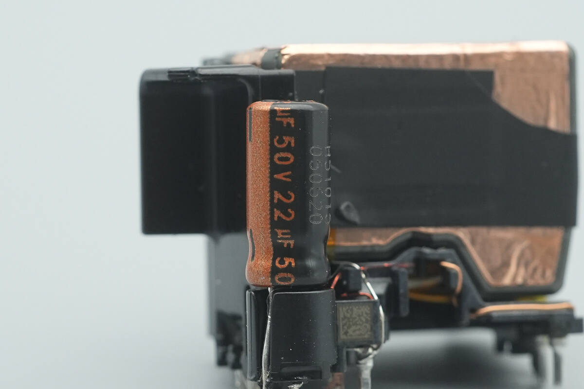 Teardown of Apple 40W Dynamic Power Adapter (A3365, HK Version)-Chargerlab