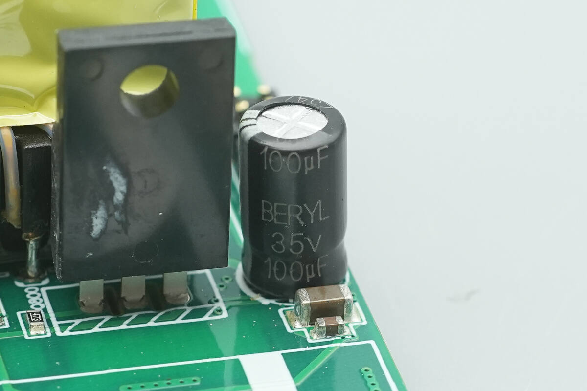 Teardown of MORNSUN 550W Platinum SiC Server Power Supply (LMS550-P12B)-Chargerlab