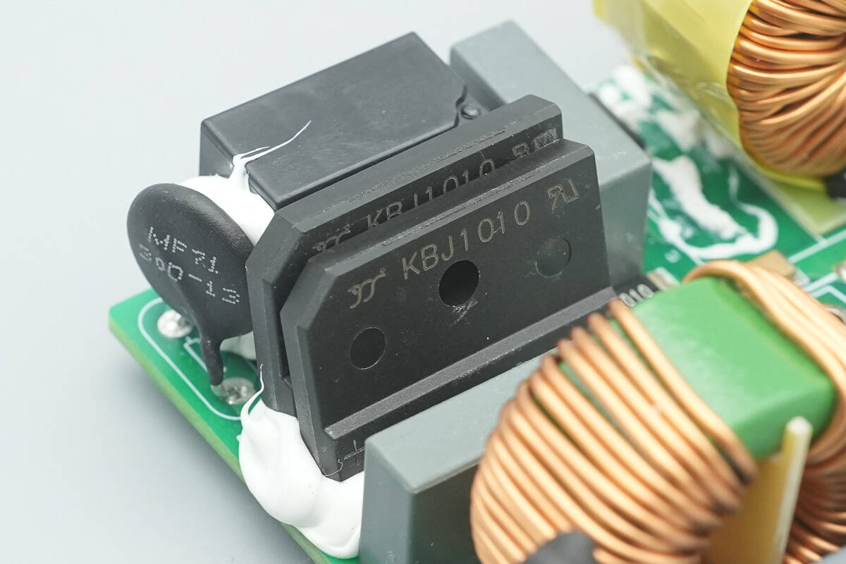 Teardown of MORNSUN 550W Platinum SiC Server Power Supply (LMS550-P12B)-Chargerlab