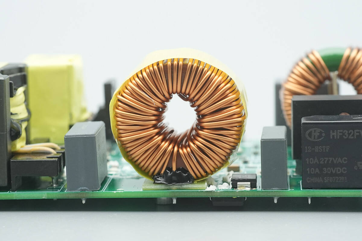 Teardown of MORNSUN 550W Platinum SiC Server Power Supply (LMS550-P12B)-Chargerlab