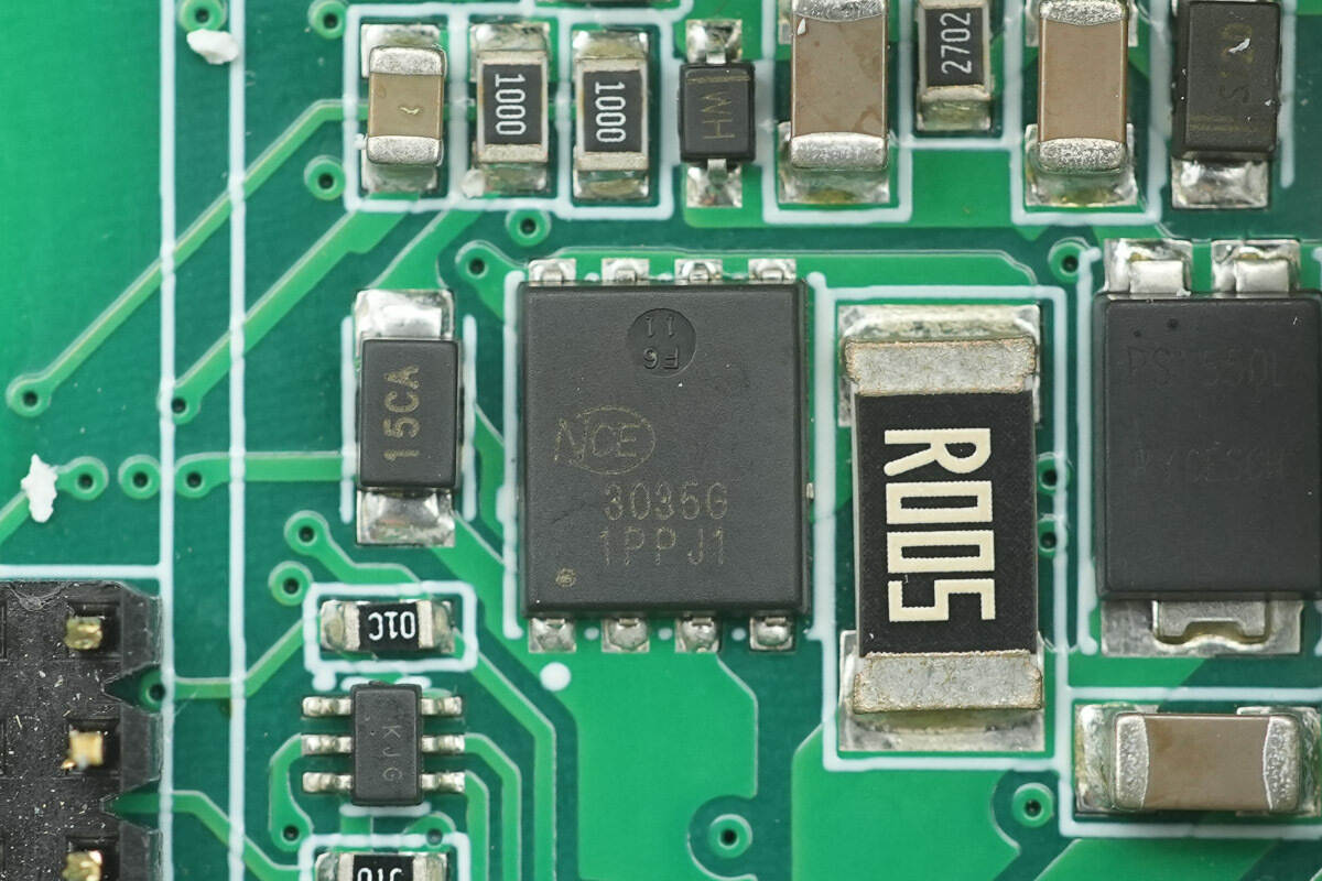 Teardown of MORNSUN 550W Platinum SiC Server Power Supply (LMS550-P12B)-Chargerlab