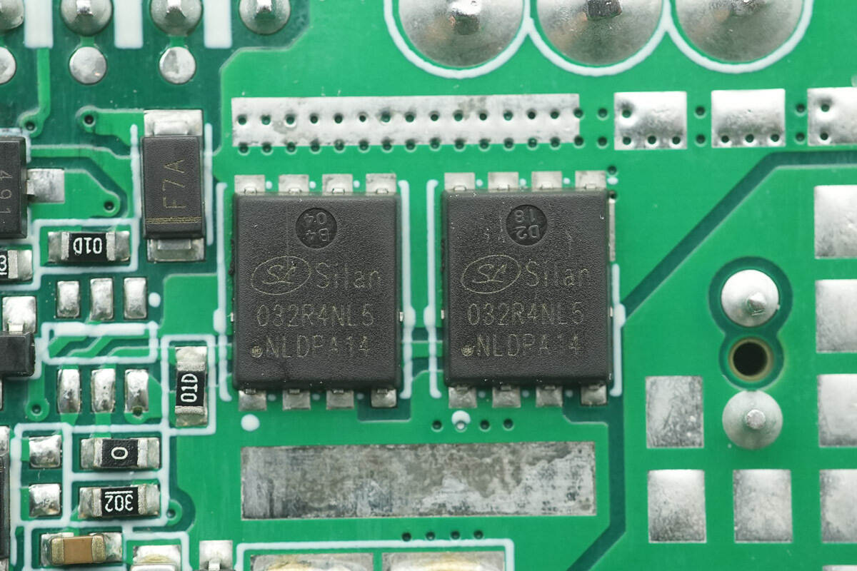 Teardown of MORNSUN 550W Platinum SiC Server Power Supply (LMS550-P12B)-Chargerlab