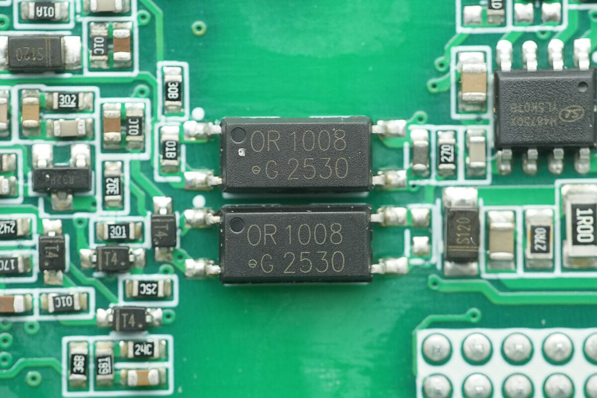 Teardown of MORNSUN 550W Platinum SiC Server Power Supply (LMS550-P12B)-Chargerlab
