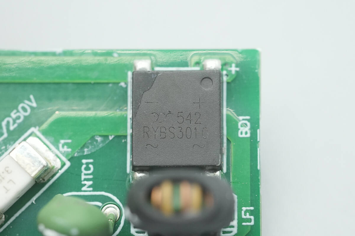 Teardown of HuntKey 65W Dual USB-C GaN Charger (H02)-Chargerlab