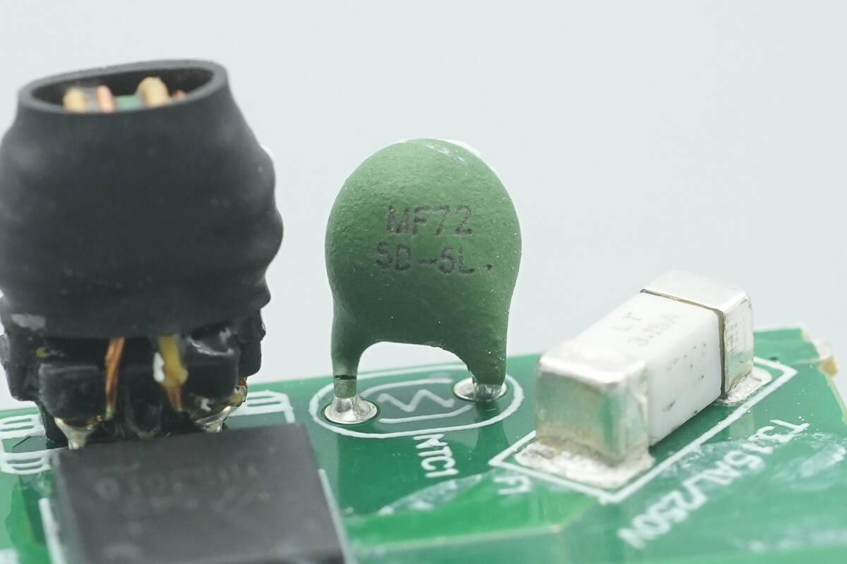 Teardown of HuntKey 65W Dual USB-C GaN Charger (H02)-Chargerlab