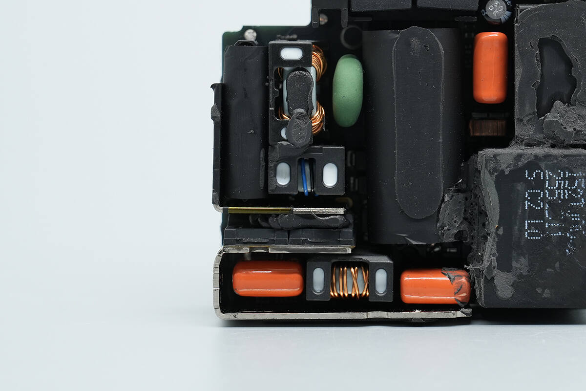 Teardown of Apple 140W USB-C Power Adapter (A3607)-Chargerlab
