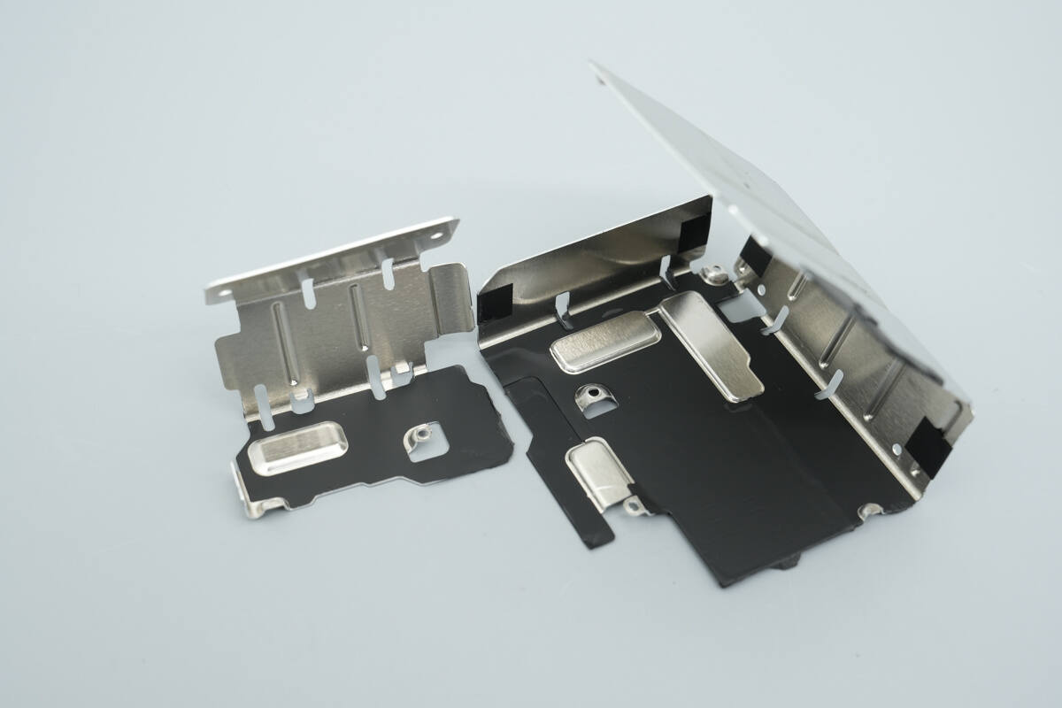 Teardown of Apple 140W USB-C Power Adapter (A3607)-Chargerlab