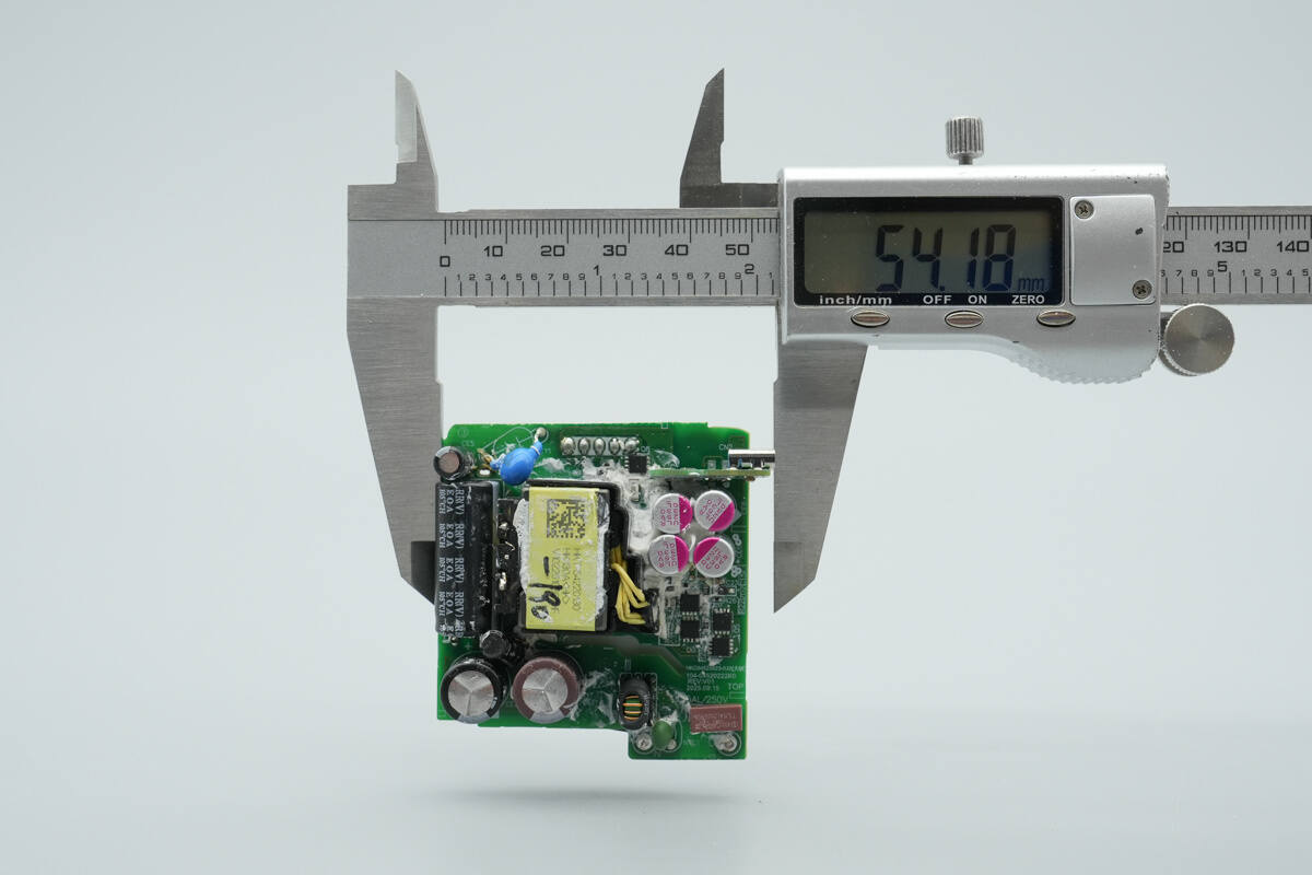 Teardown of HuntKey 45W GaN Charger (HKC04520023-0J2)-Chargerlab