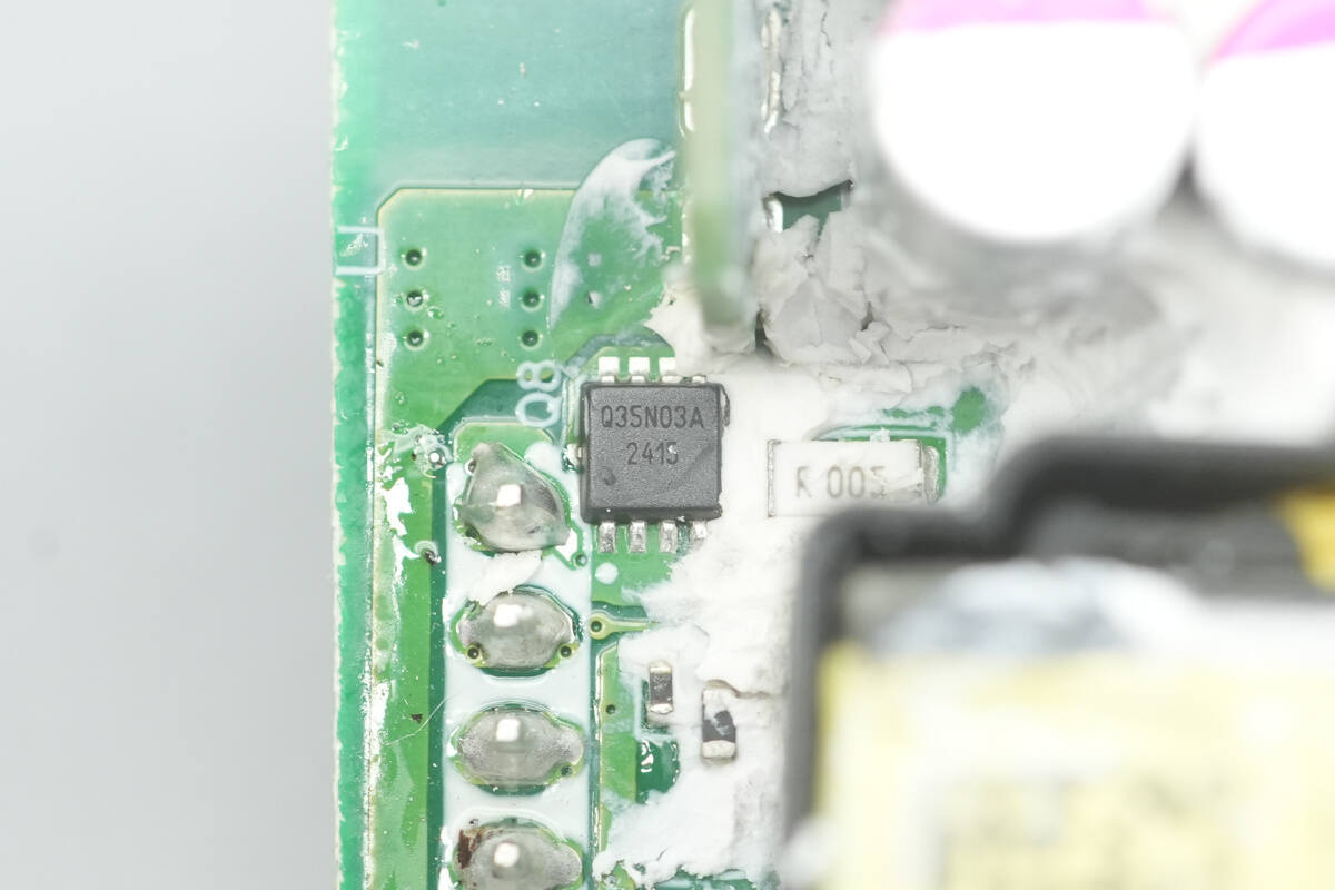 Teardown of HuntKey 45W GaN Charger (HKC04520023-0J2)-Chargerlab