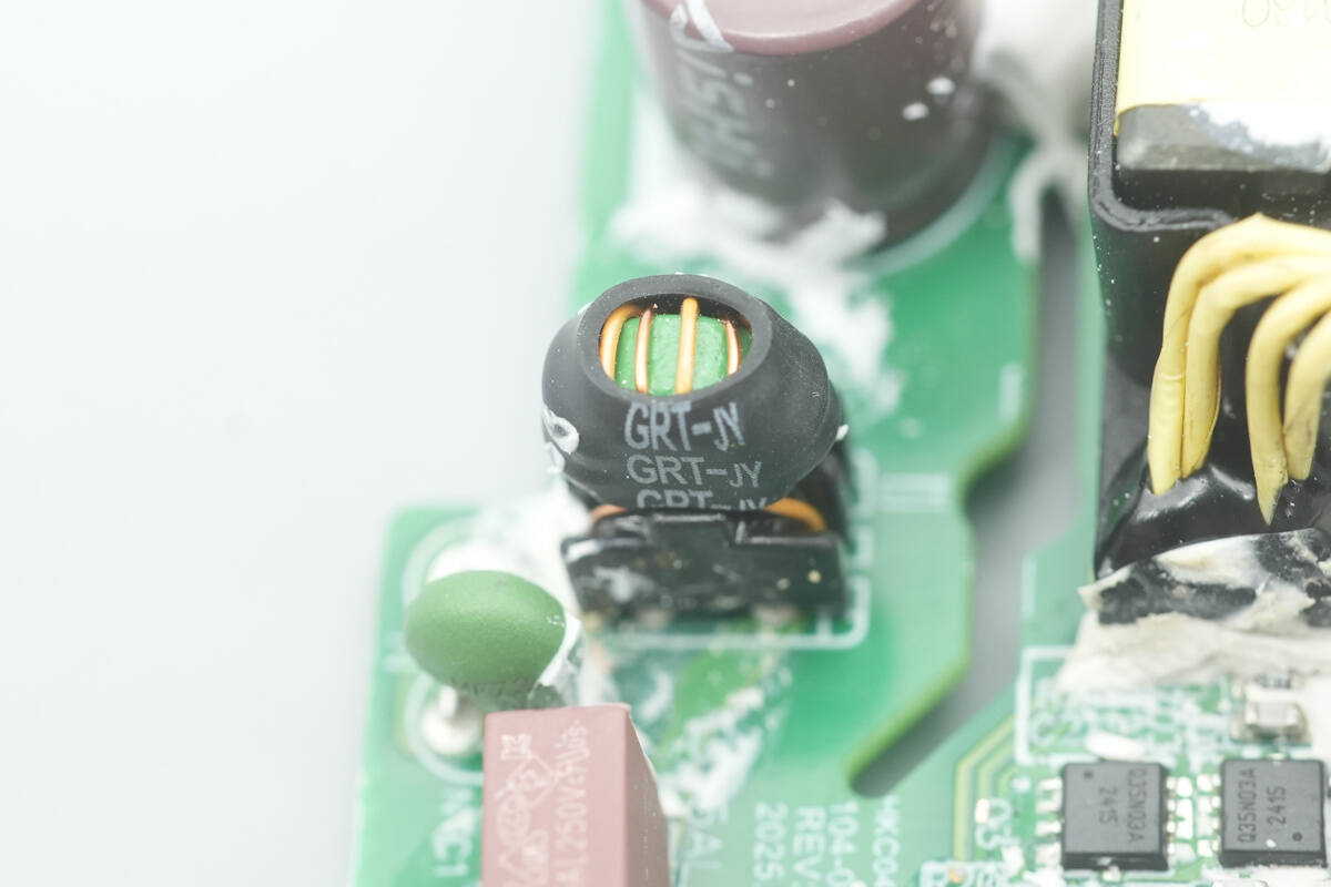 Teardown of HuntKey 45W GaN Charger (HKC04520023-0J2)-Chargerlab