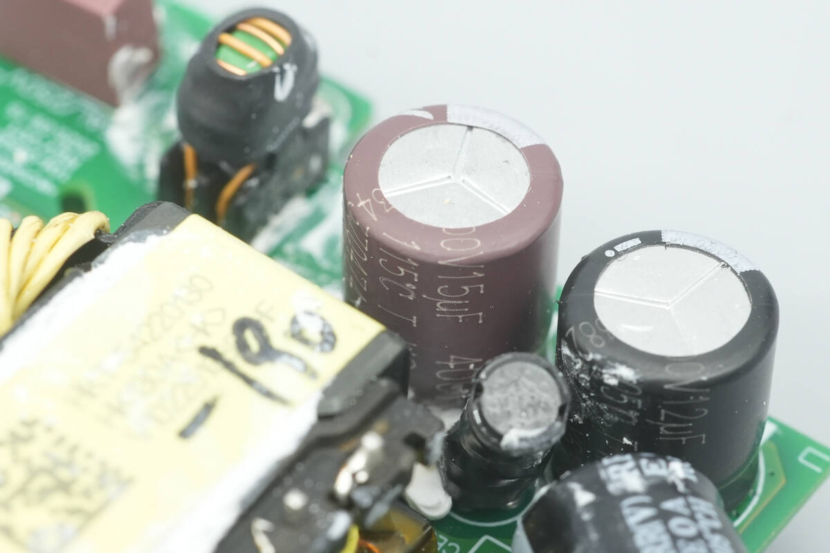 Teardown of HuntKey 45W GaN Charger (HKC04520023-0J2)-Chargerlab