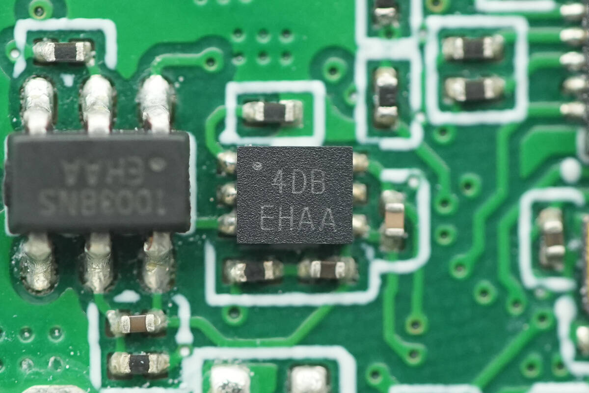 Teardown of Anker Nano 5000mAh Magnetic Power Bank (A1665)-Chargerlab