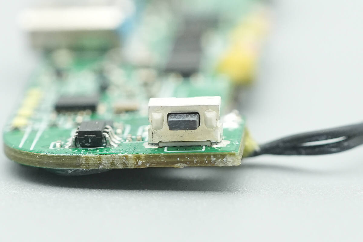 Teardown of Anker Nano 5000mAh Magnetic Power Bank (A1665)-Chargerlab