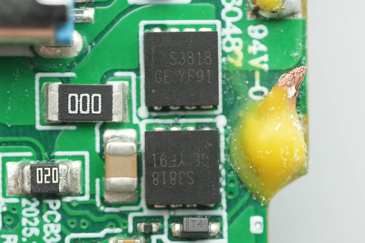 Teardown of Anker Nano 5000mAh Magnetic Power Bank (A1665)-Chargerlab