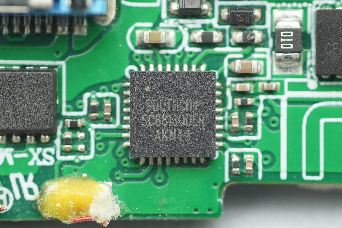 Teardown of Anker Nano 5000mAh Magnetic Power Bank (A1665)-Chargerlab