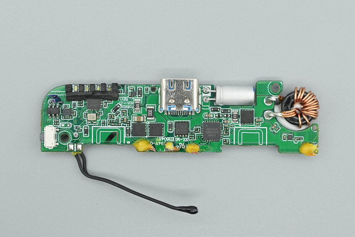 Teardown of Anker Nano 5000mAh Magnetic Power Bank (A1665)-Chargerlab