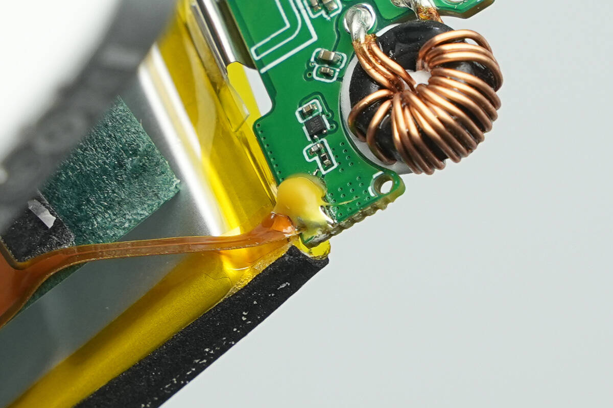 Teardown of Anker Nano 5000mAh Magnetic Power Bank (A1665)-Chargerlab