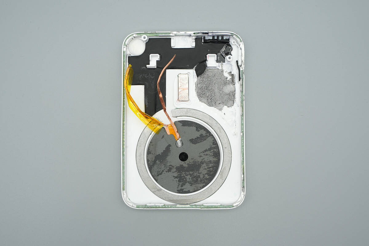 Teardown of Anker Nano 5000mAh Magnetic Power Bank (A1665)-Chargerlab