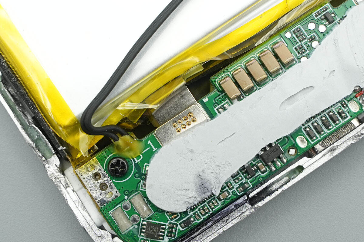 Teardown of Anker Nano 5000mAh Magnetic Power Bank (A1665)-Chargerlab