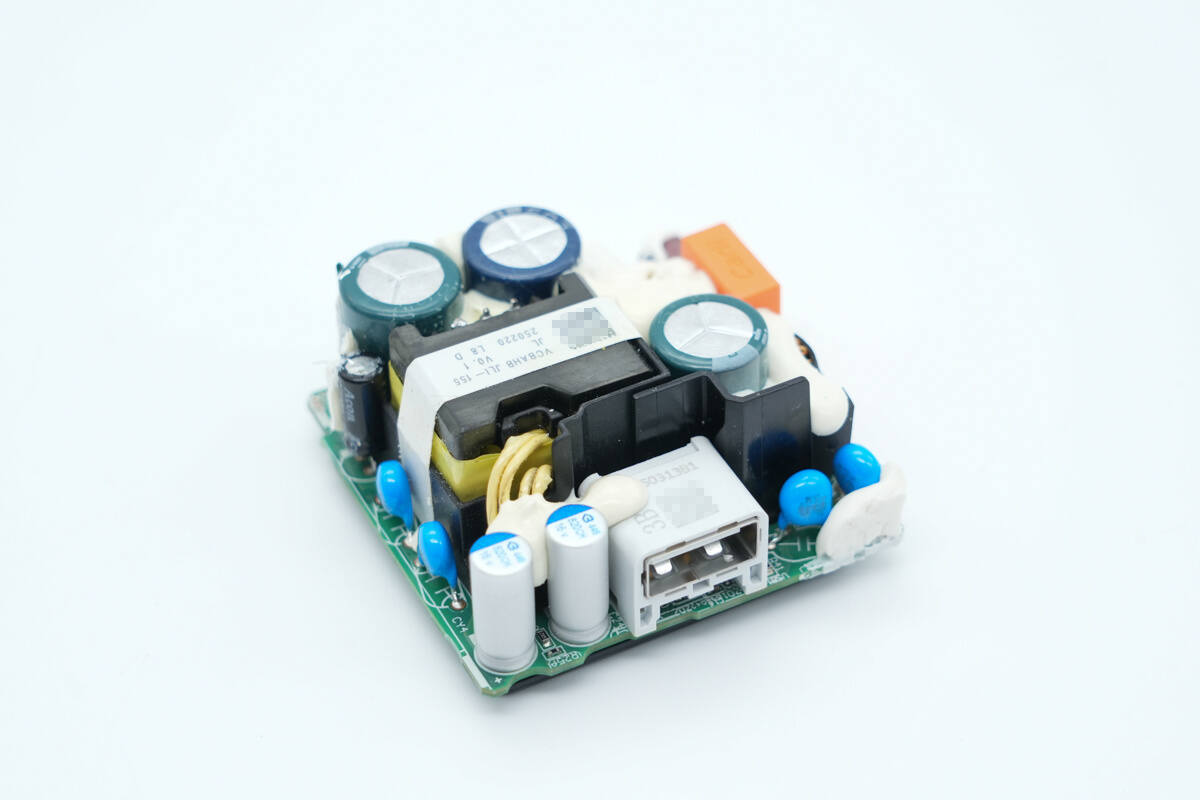 Teardown of OnePlus 100W SuperVOOC GaN Charger (VCBAOBCH)-Chargerlab