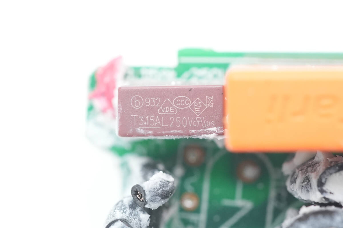 Teardown of OnePlus 100W SuperVOOC GaN Charger (VCBAOBCH)-Chargerlab