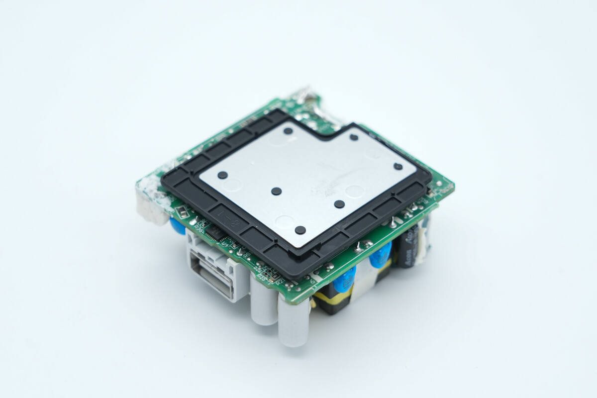 Teardown of OnePlus 100W SuperVOOC GaN Charger (VCBAOBCH)-Chargerlab