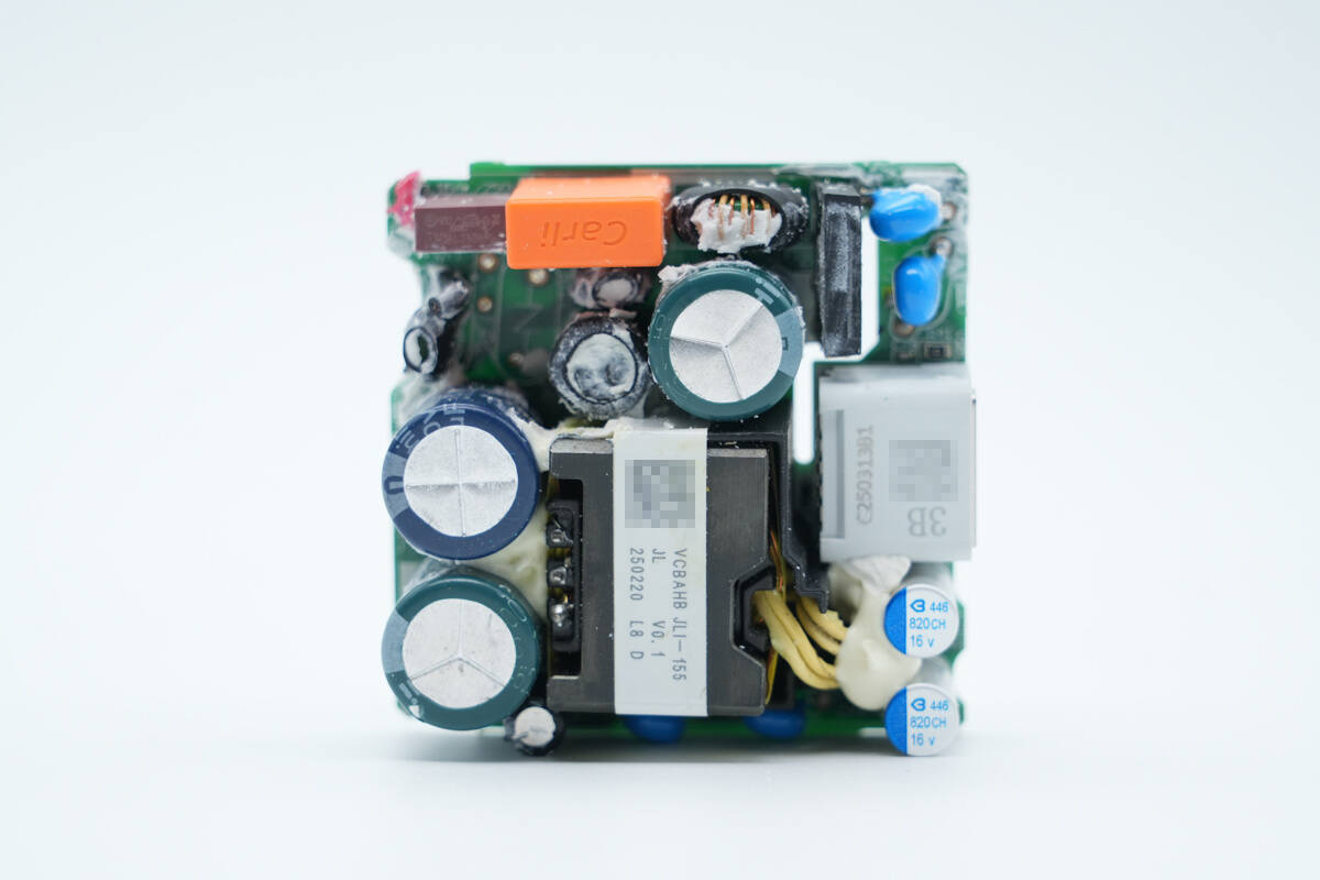 Teardown of OnePlus 100W SuperVOOC GaN Charger (VCBAOBCH)-Chargerlab